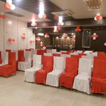 Hotel Sv Kashipur Екстер'єр фото